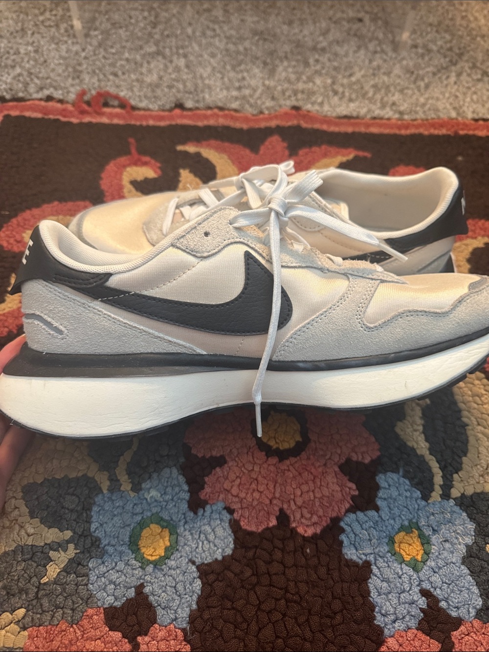 Nike Women’s White, Beige, and Black Casual Running Shoes